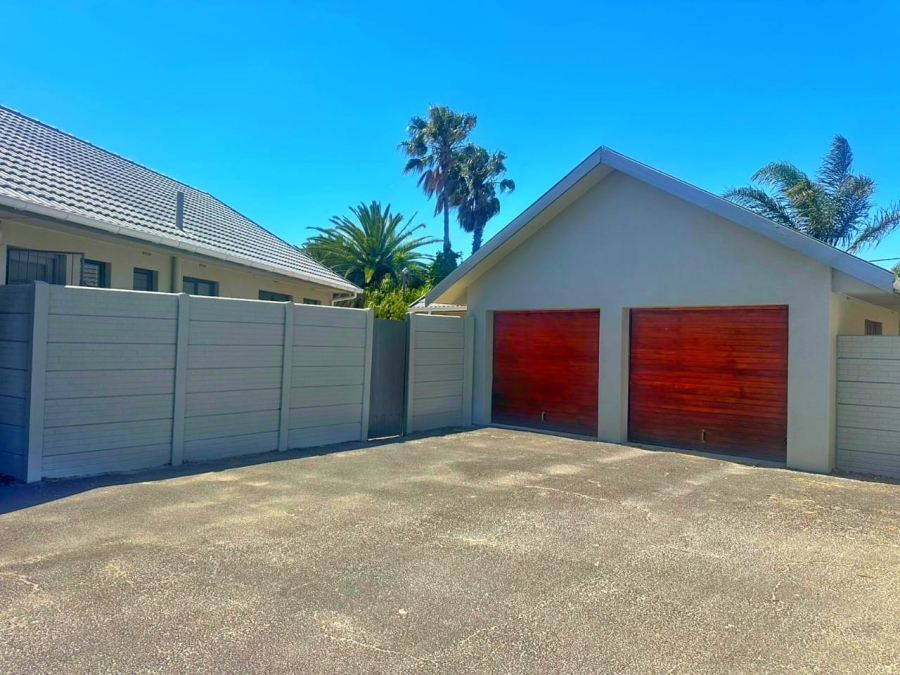 4 Bedroom Property for Sale in Panorama Western Cape